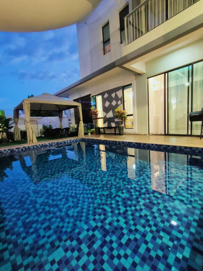 Spring Fields Homestay By Sizma Semenyih Exterior photo