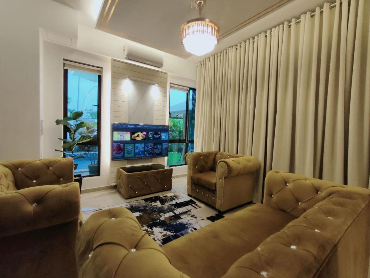 Spring Fields Homestay By Sizma Semenyih Exterior photo