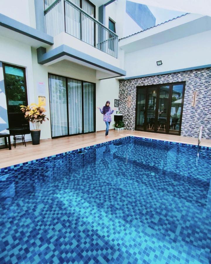Spring Fields Homestay By Sizma Semenyih Exterior photo